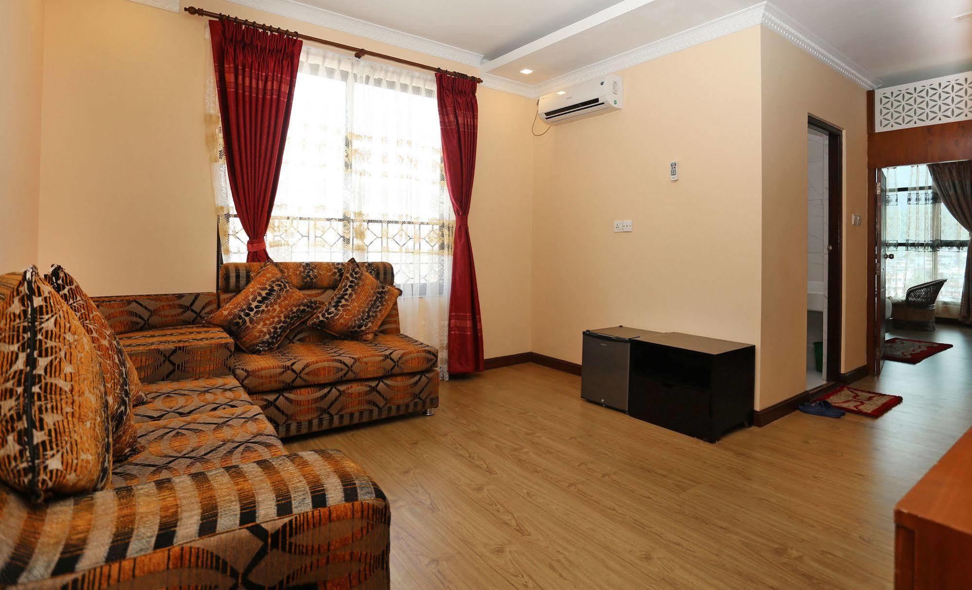 Hotel Pokhara Goodwill Екстер'єр фото