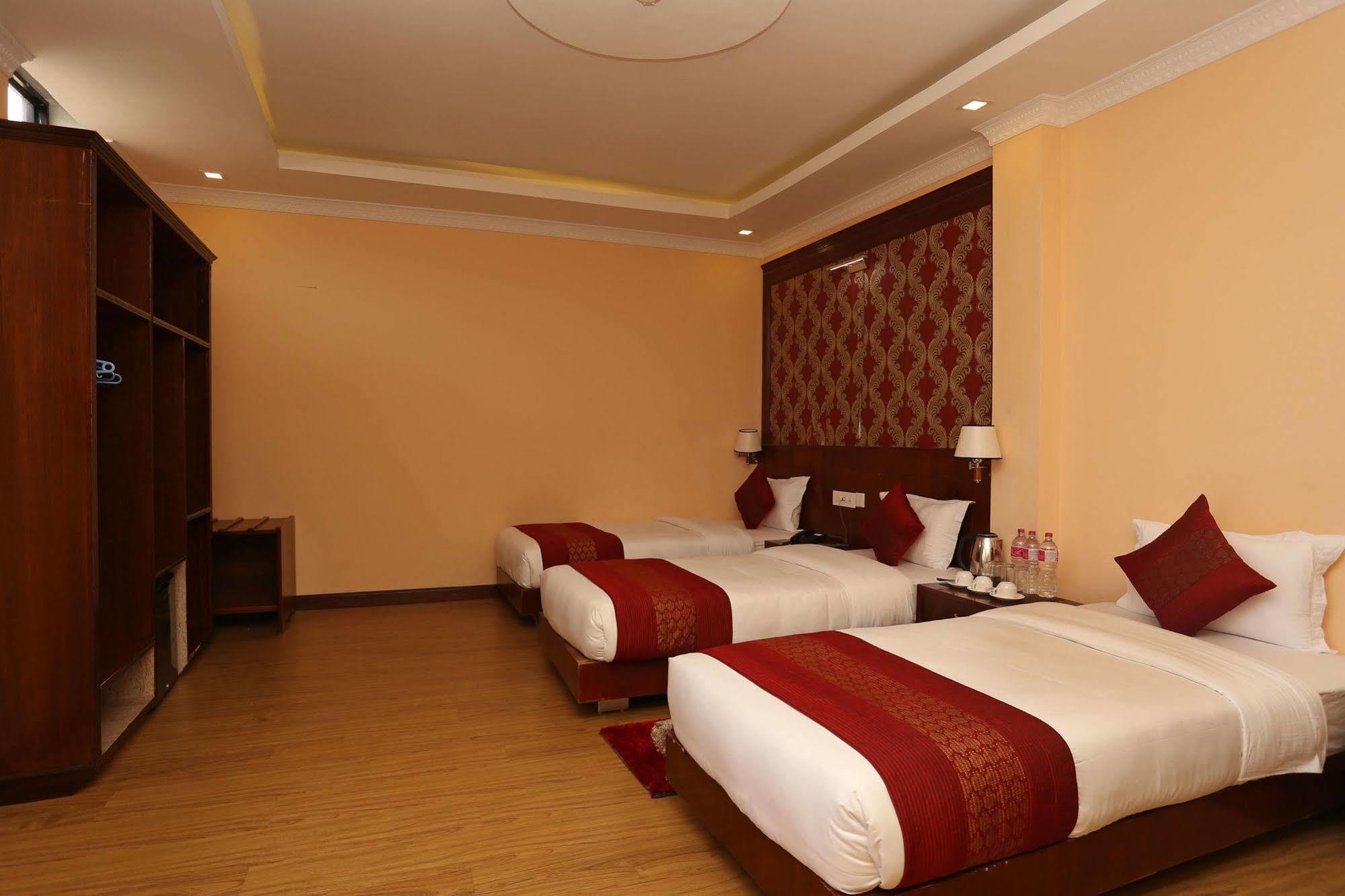 Hotel Pokhara Goodwill Екстер'єр фото