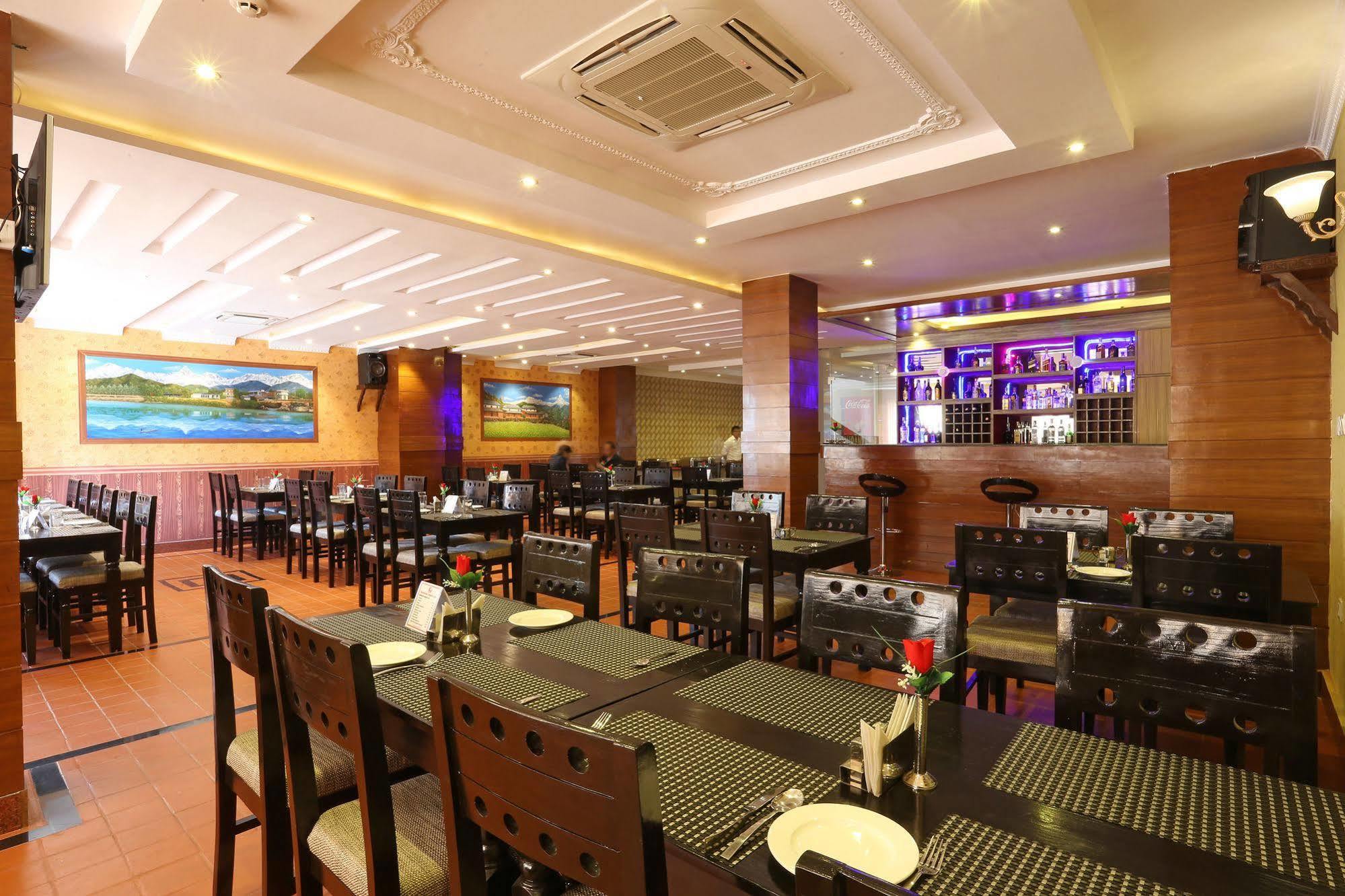 Hotel Pokhara Goodwill Екстер'єр фото